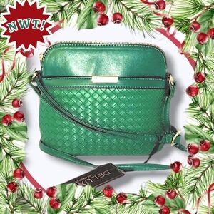 🌲✨NWT! Deluxity L.A. Crossbody Bag In Green
